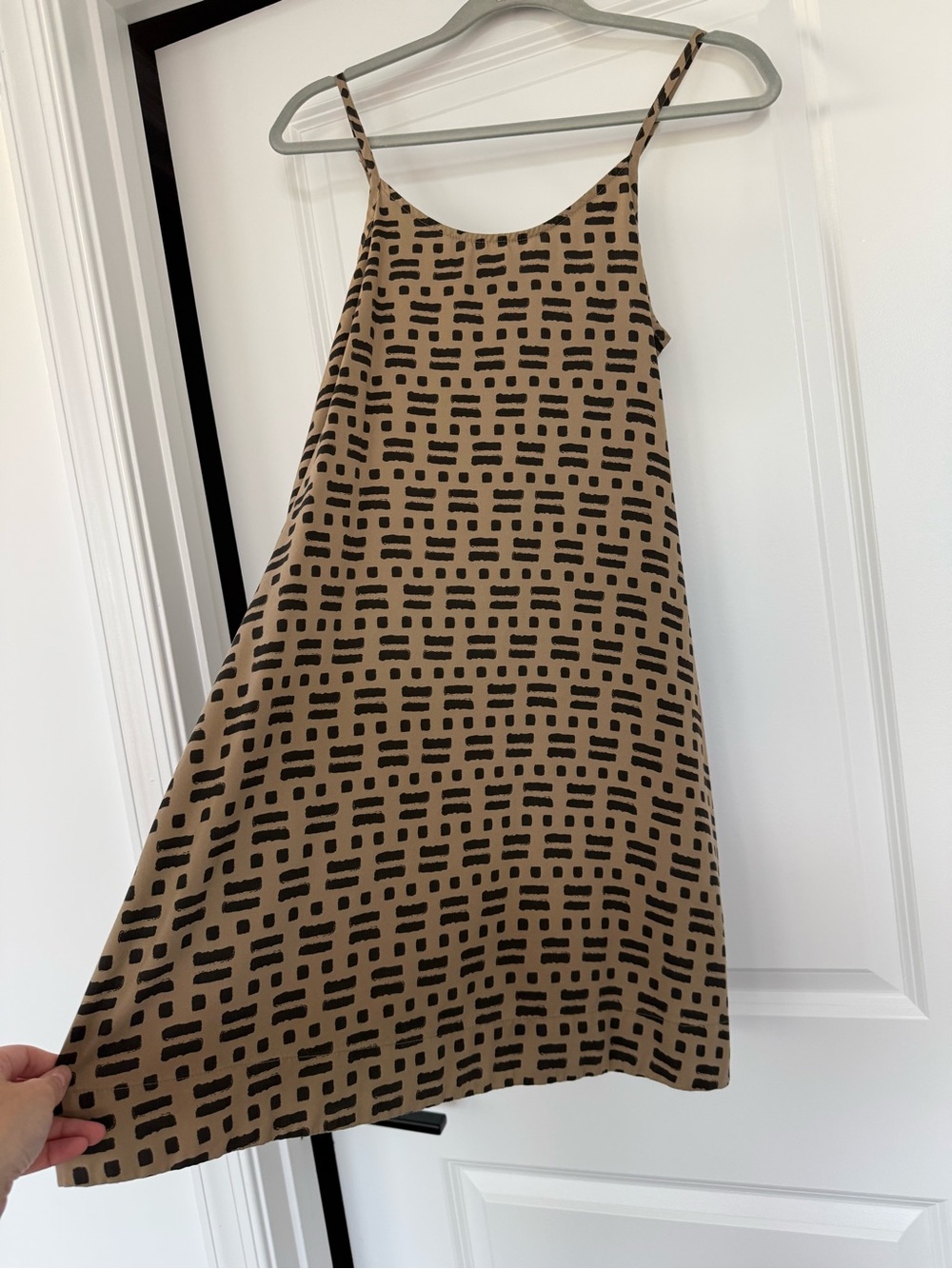 Women’s XS UpWest Sleeveless Tan & Black Patterned Slip Dress w Pockets